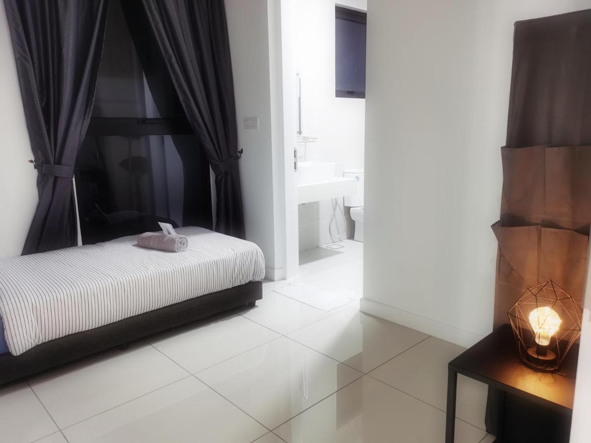 Le Pavillion Puchong By Widebed Upto 6Pax Lägenhet Kuala Lumpur Exteriör bild