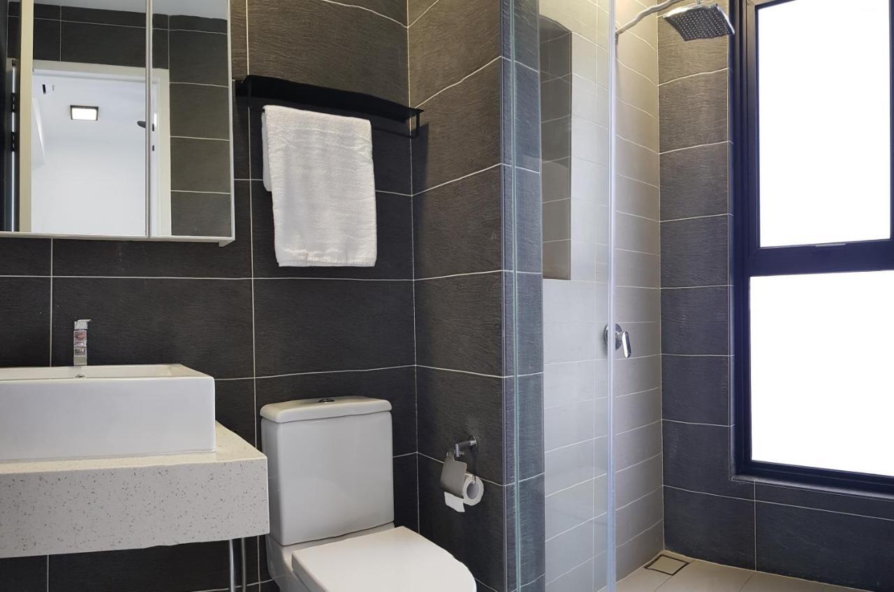 Le Pavillion Puchong By Widebed Upto 6Pax Lägenhet Kuala Lumpur Exteriör bild