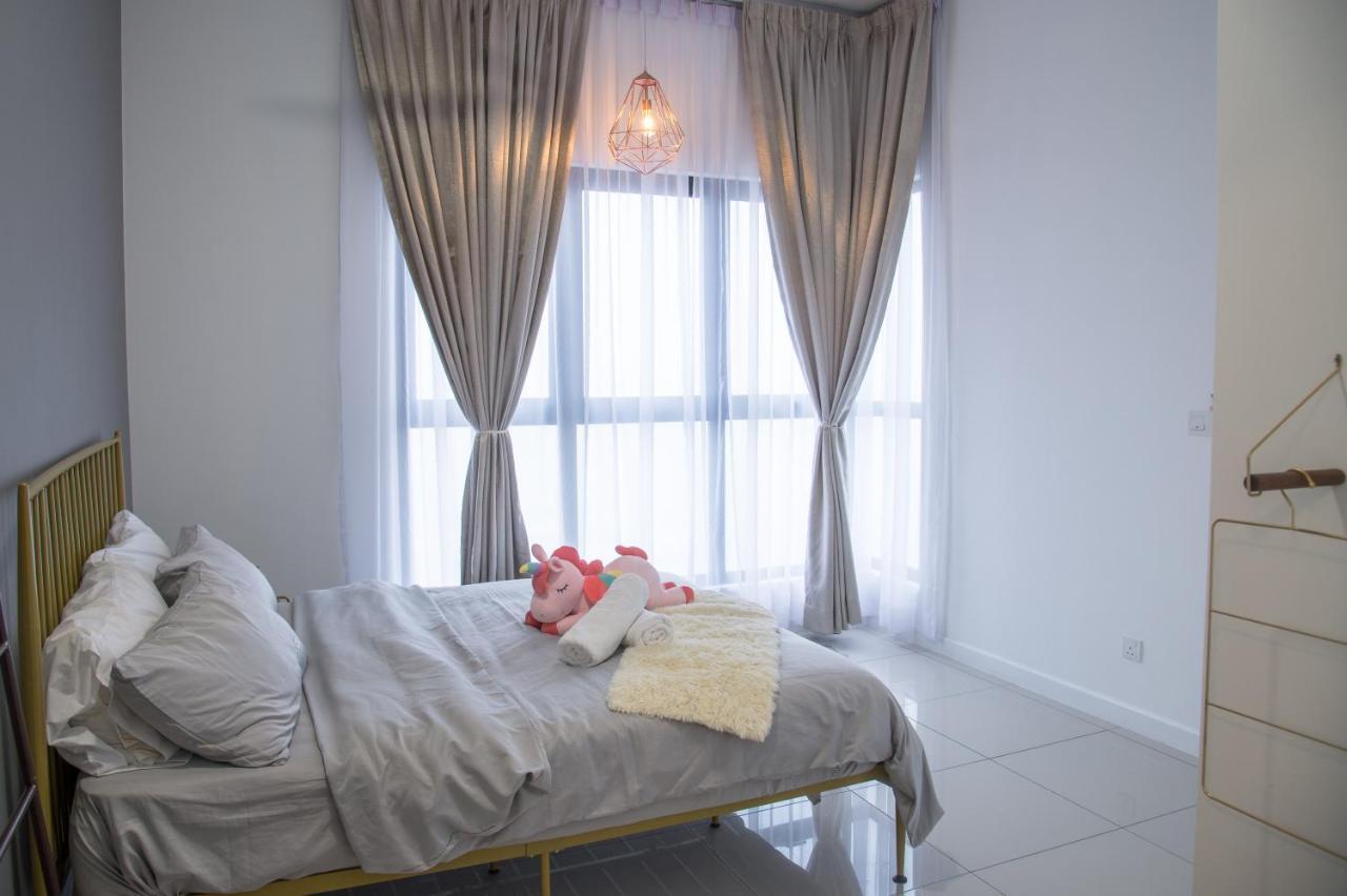 Le Pavillion Puchong By Widebed Upto 6Pax Lägenhet Kuala Lumpur Exteriör bild