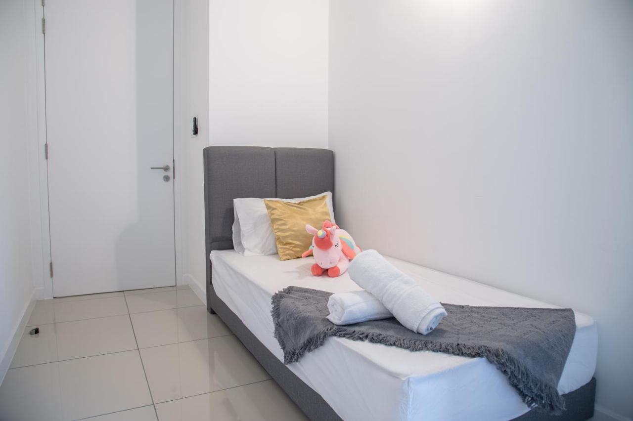 Le Pavillion Puchong By Widebed Upto 6Pax Lägenhet Kuala Lumpur Exteriör bild